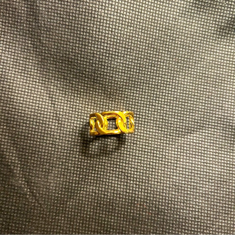 Gold tone chain link ring l Charles & Keith Gabine l Size S-M